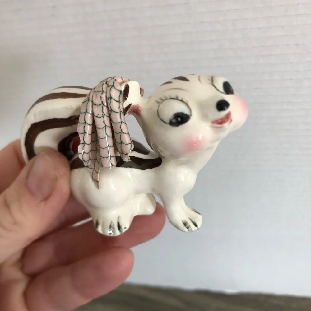 Vtg Anthropomorphic Chipmunk Figurine - Picture 10 of 15